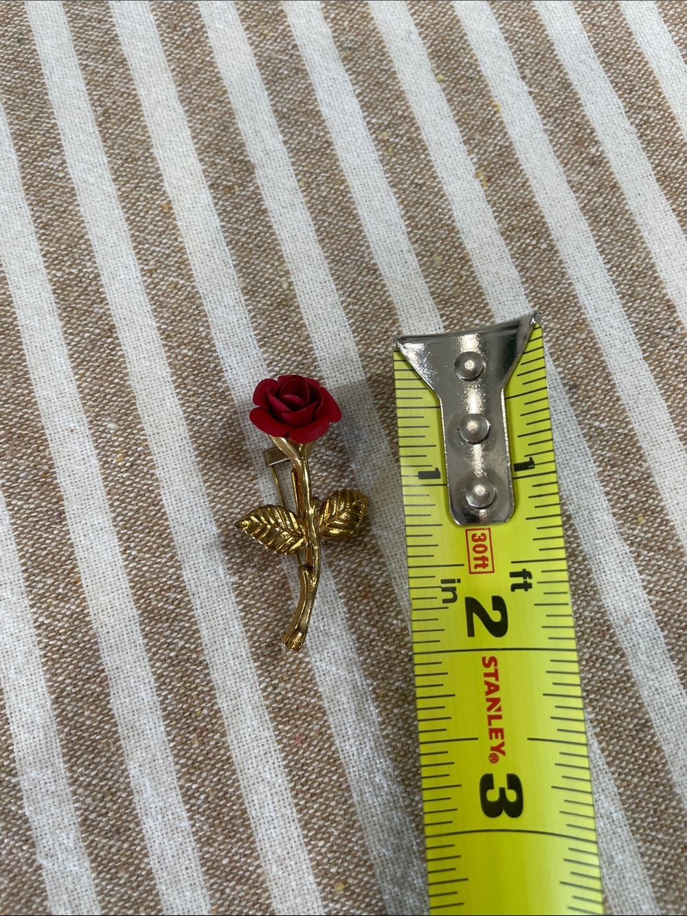 VINTAGE Gold-Tone Red Rose Brooch Pin